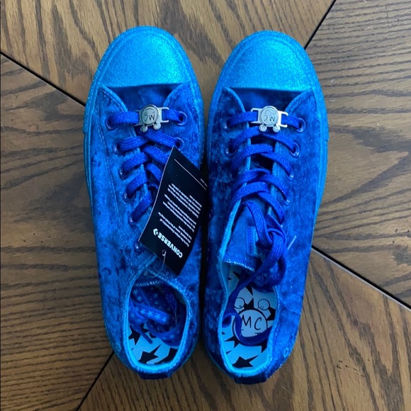 Miley Cyrus x Converse Shoes - Picture 3 of 4